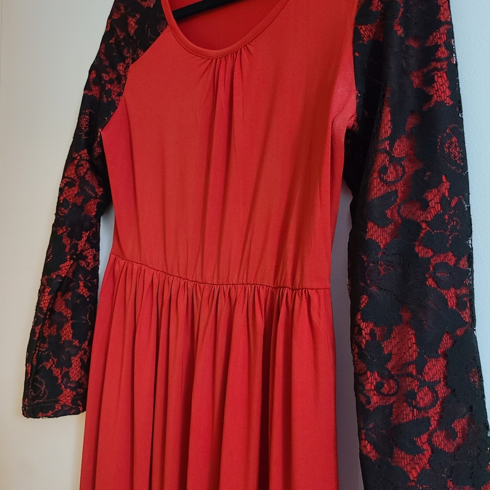 Dress - Picture 2 of 2
